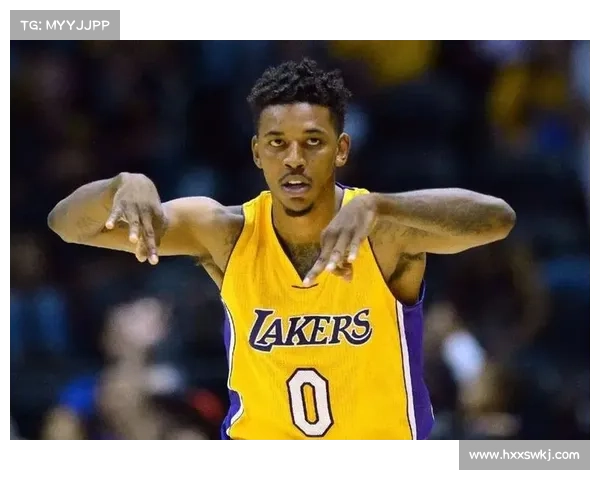 尼克·杨携手时尚与运动打造个人品牌 引领潮流新风尚