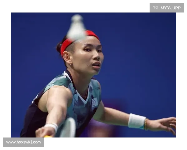 戴资颖现身台湾慈善跑步活动现场为参赛者加油助威展现运动员风采 戴资颖现身台湾慈善跑步活动现场为参赛者加油助威展现运动员风采